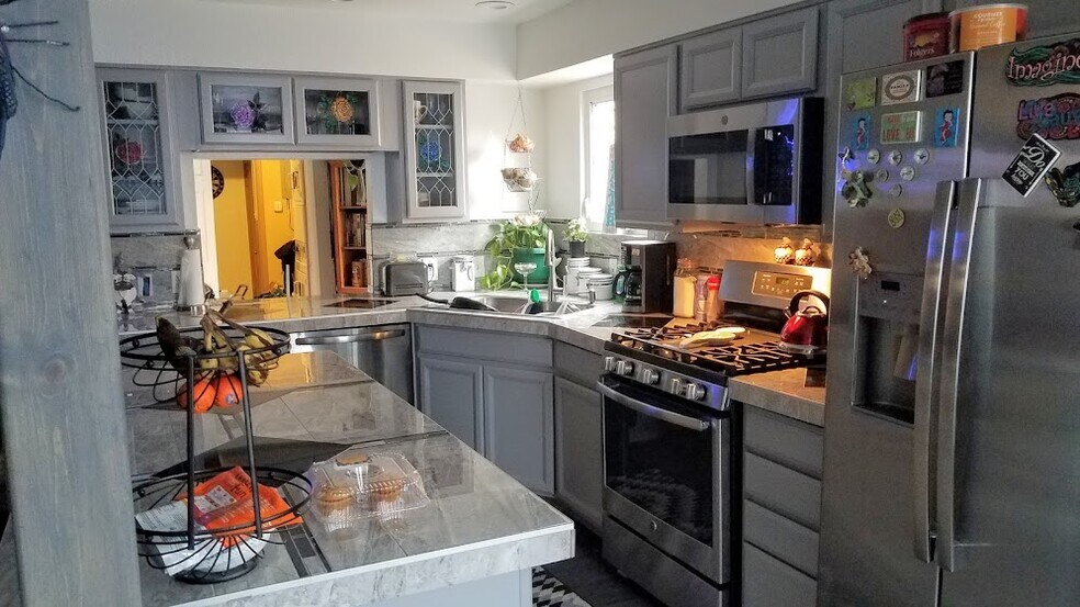 More Photos Of 2105 E Platte Ave, Colorado Springs Hotel For Sale