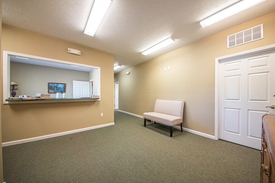 More Photos Of 2419 Broadway St, Mount Vernon Office For Sale