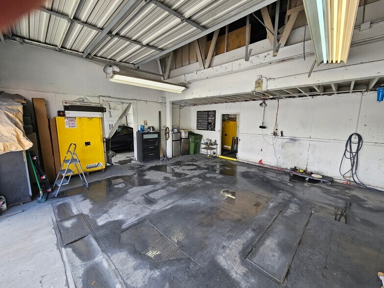 More Photos Of 4100 Lankershim Blvd, North Hollywood Auto Dealership For Lease