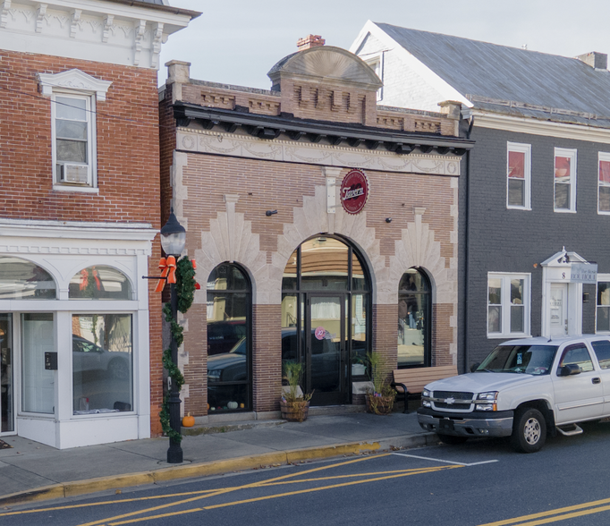 Primary Photo Of 10 E Main St, Thurmont Restaurant For Sale