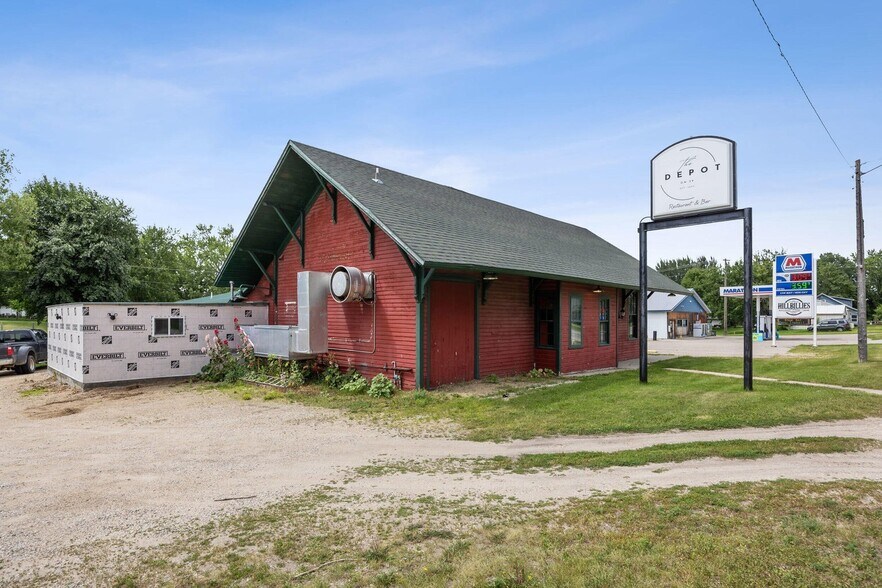 More Photos Of 511 Fergus Ave, Erhard Restaurant For Sale