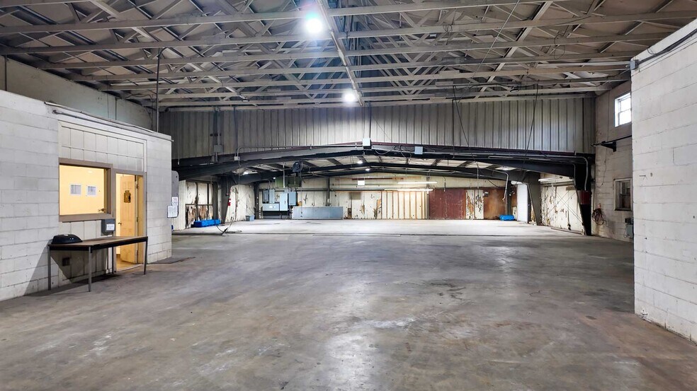 More Photos Of 11763 N Us-319, Thomasville Manufacturing For Sale