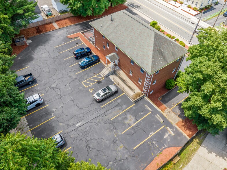 More Photos Of 352 Park Ave, Woonsocket Office For Sale