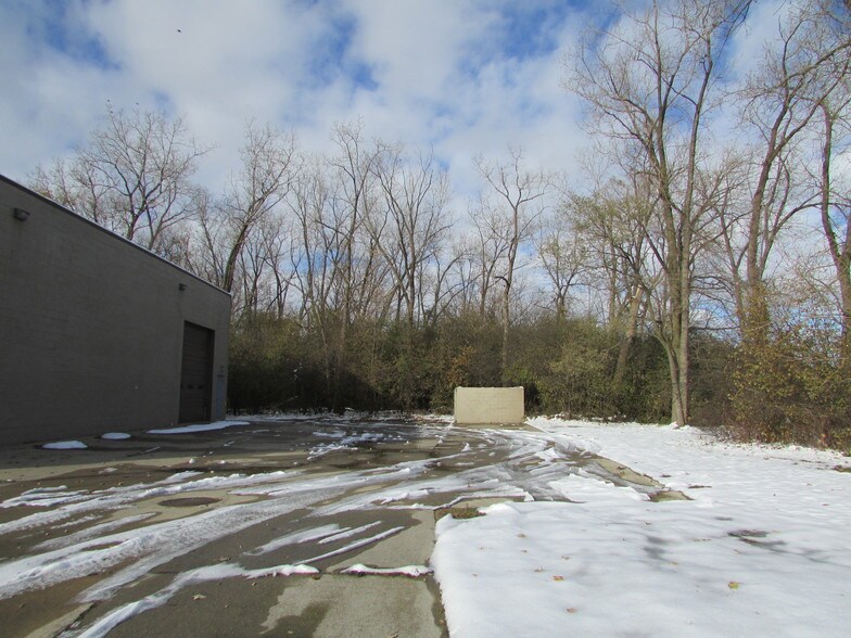 More Photos Of 14033-14055 Achyl Ave, Warren Warehouse For Sale