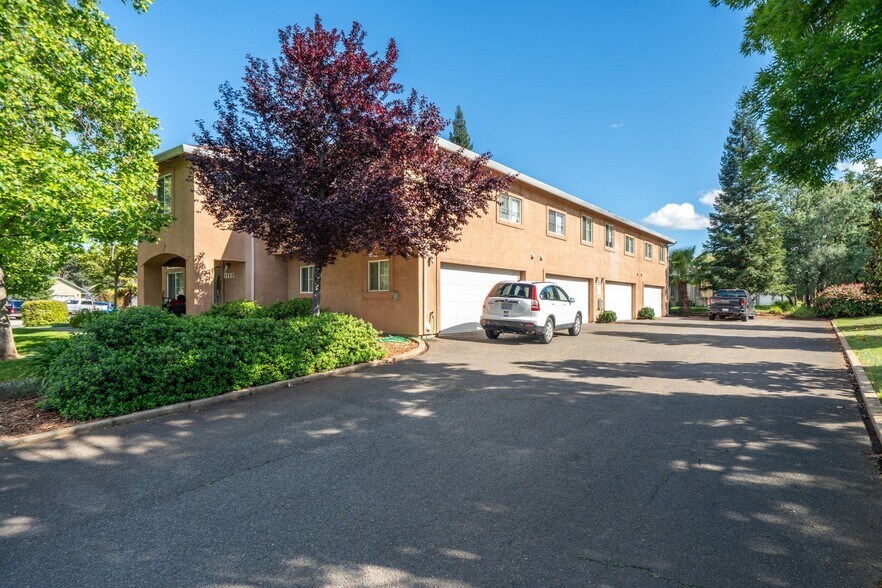 More Photos Of 1299 Heavenly Oak Ln, Redding Apartments For Sale