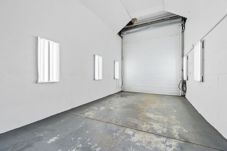 More Photos Of 4051-4061 N Highway 101, Eureka Warehouse For Sale