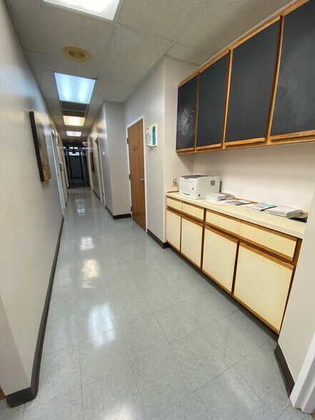 More Photos Of 2507 Mineral Springs Ave, Knoxville Office For Sale