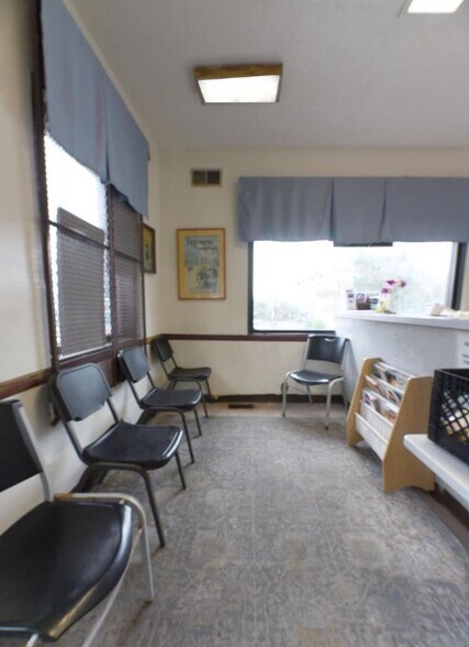 More Photos Of 4121 Minnesota Ave NE, Washington Storefront Retail Office For Sale