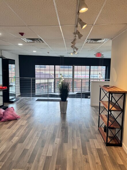 More Photos Of 175 Haven St, Reading Office For Lease