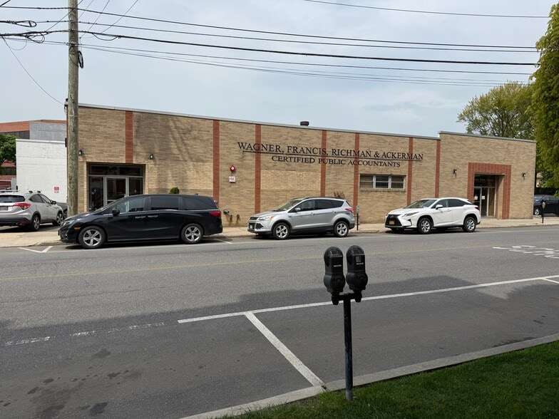 More Photos Of 66 S Tyson Ave, Floral Park Office For Sale