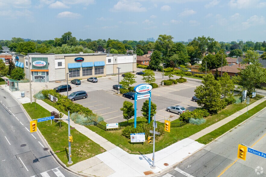 More Photos Of 1925 Victoria Park Av, Toronto Apartments For Lease