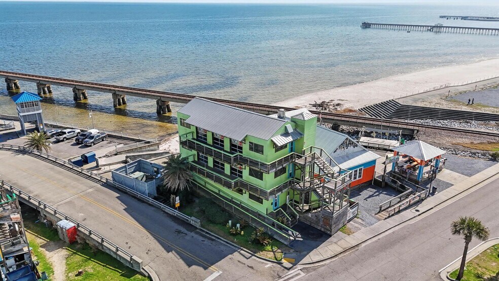 More Photos Of 113 S Beach Blvd, Bay Saint Louis Restaurant For Sale