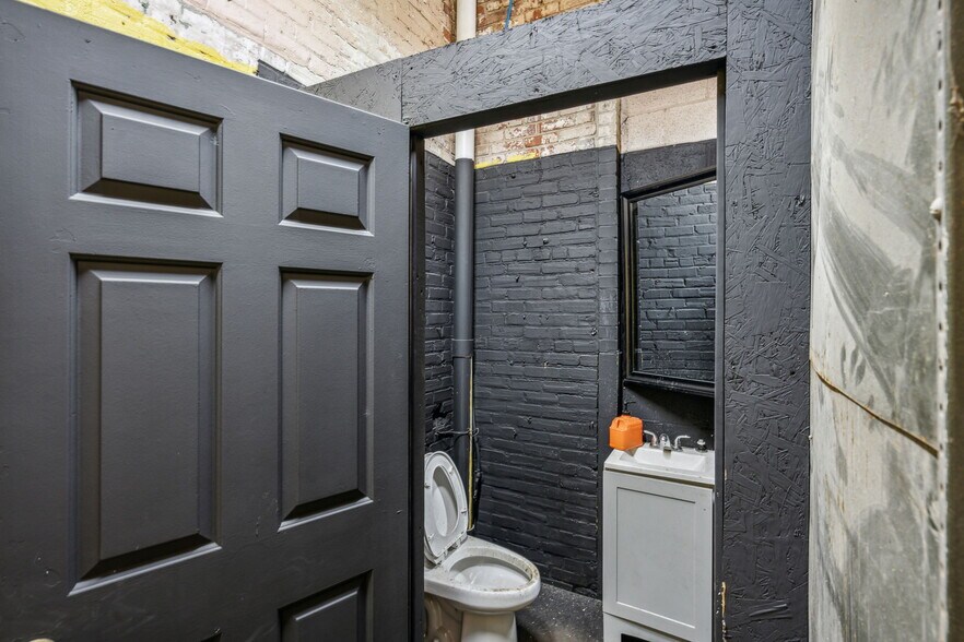 More Photos Of 2901 N 18th St, Philadelphia Warehouse For Sale