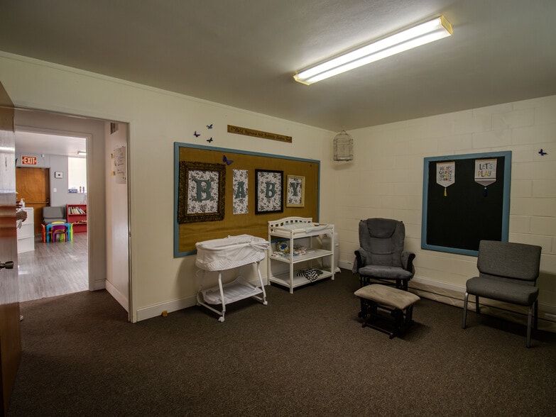 More Photos Of 240 E Fresno St, Dinuba Religious Facility For Sale