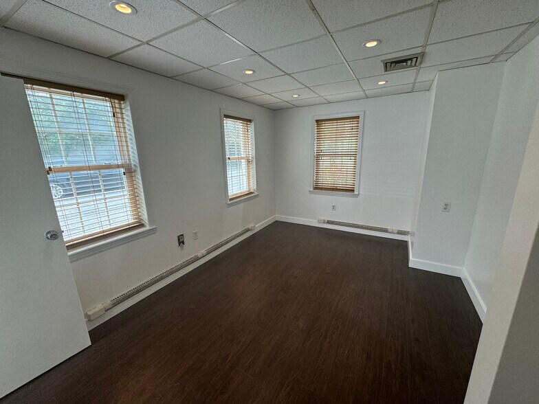 More Photos Of 3231-3233 Superior Ln, Bowie Medical For Lease