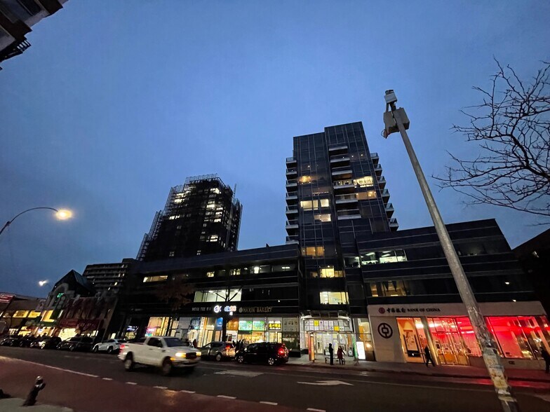 More Photos Of 4235 Main St, Flushing Apartments For Sale