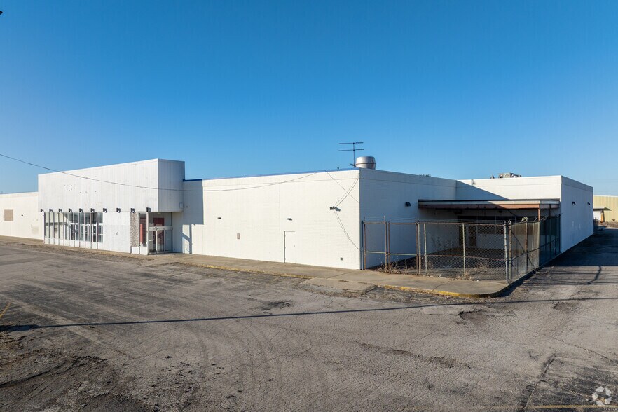 More Photos Of 1200-1230 Woodlawn Rd, Lincoln General Retail For Sale