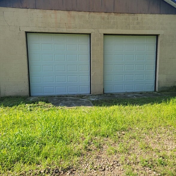 More Photos Of 519 A N Mason St, Mason Auto Salvage Facility For Lease