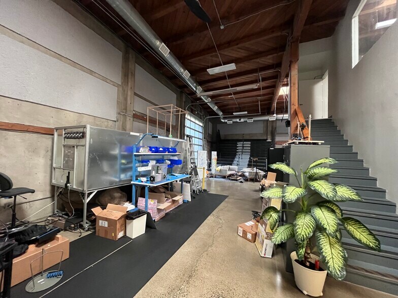 More Photos Of 114 Hazel St, Redwood City Research And Development For Lease
