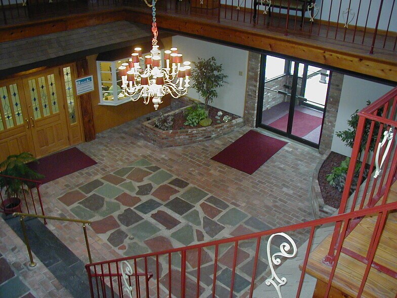 More Photos Of 418 3rd Ave, Ford City Light Distribution For Lease