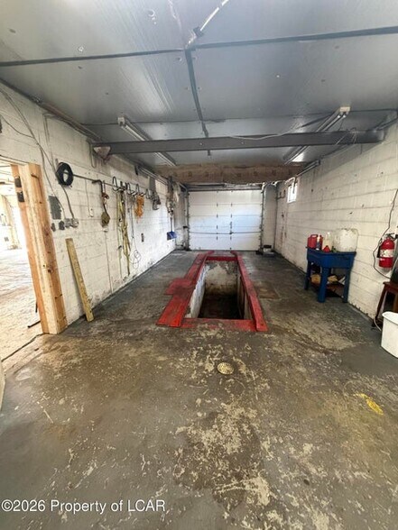 More Photos Of 818 Suscon Rd, Pittston Industrial For Lease