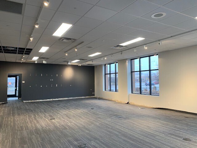 More Photos Of 3800 W Old Shakopee Rd, Bloomington Unknown For Lease