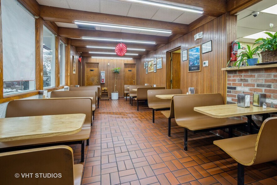 More Photos Of 1262 Lee St, Des Plaines Fast Food For Sale