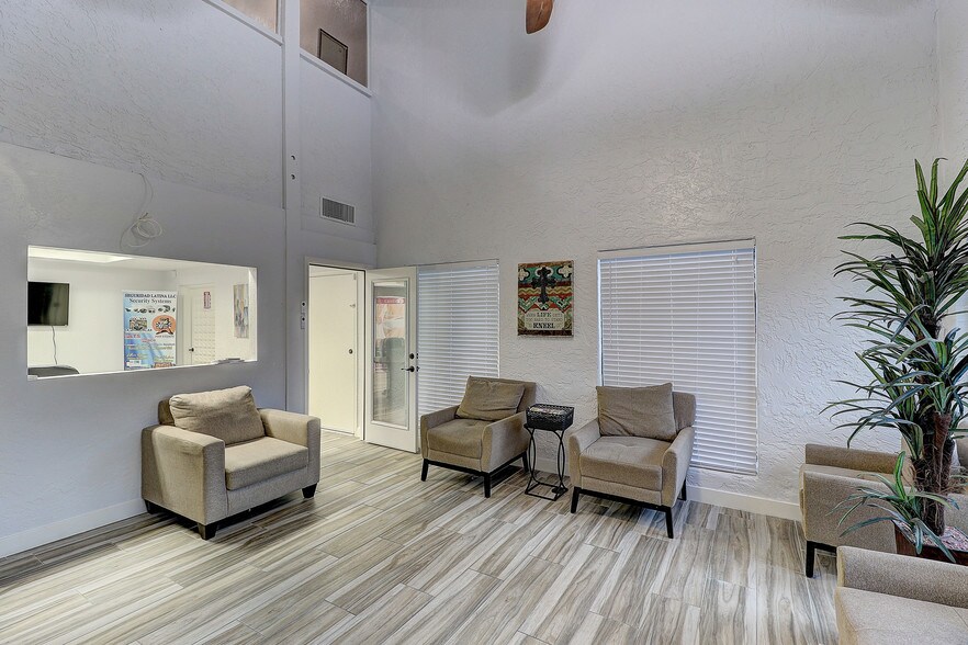 More Photos Of 5901 W Indian School Rd, Phoenix Medical For Sale