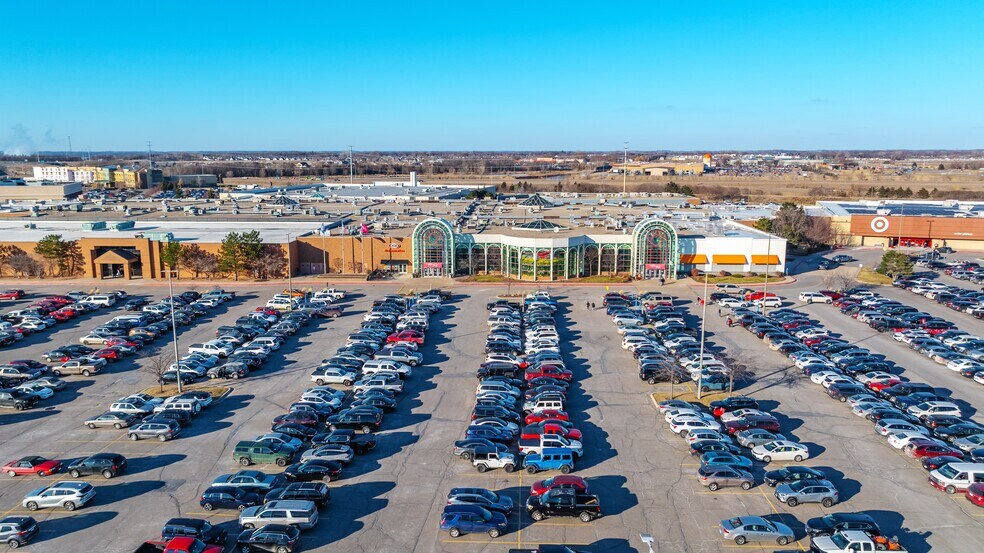 Primary Photo Of 1850 Adams St, Mankato General Retail For Lease
