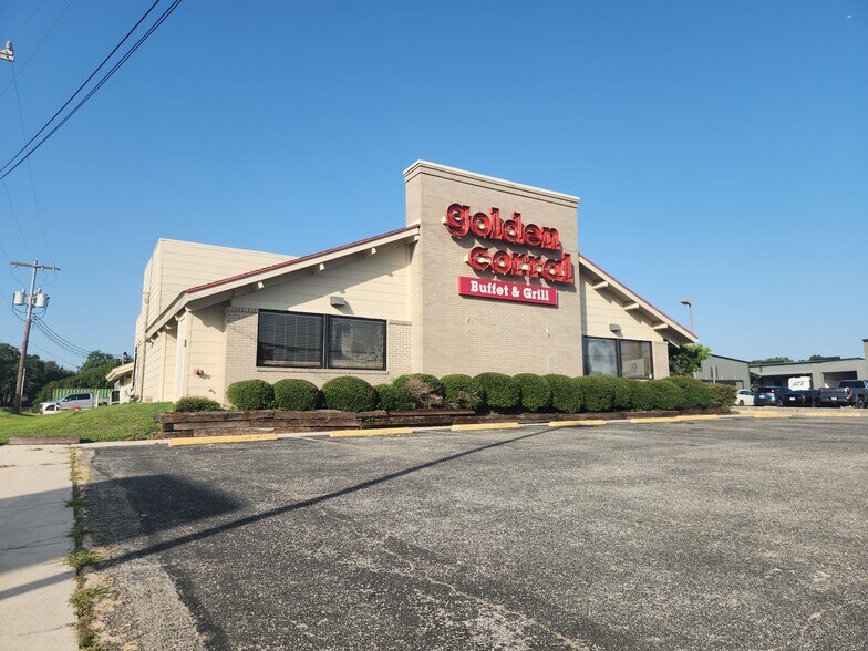 More Photos Of 2301 Pat Booker Rd, Universal City Restaurant For Sale