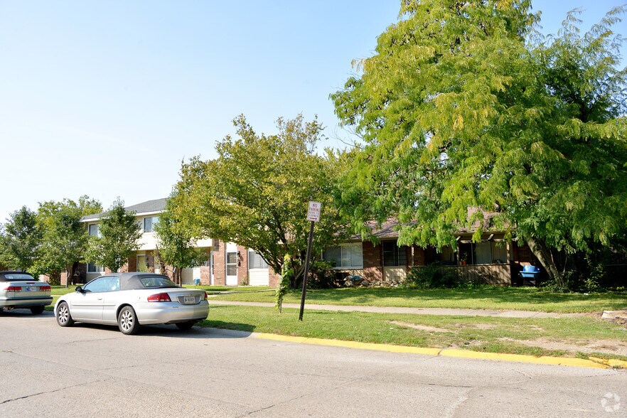 More Photos Of 7020-7032 Twin Oaks Dr, Indianapolis Apartments For Sale