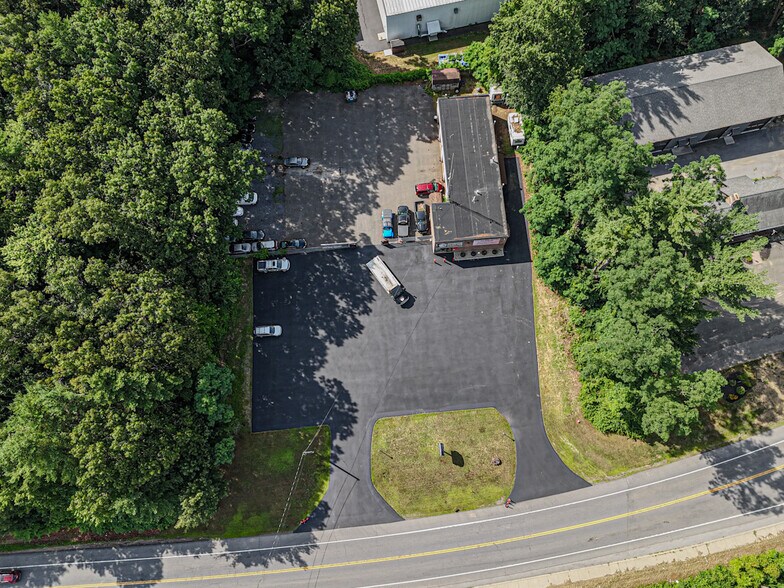 More Photos Of 280 Ushers Rd, Clifton Park Auto Repair For Sale