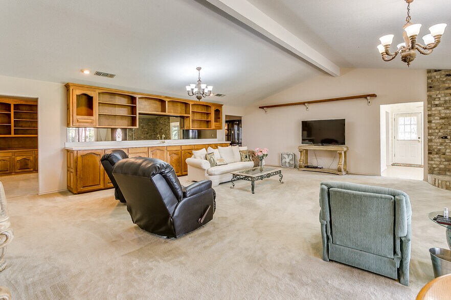 More Photos Of 3433 E Highway 199, Springtown Flex For Sale