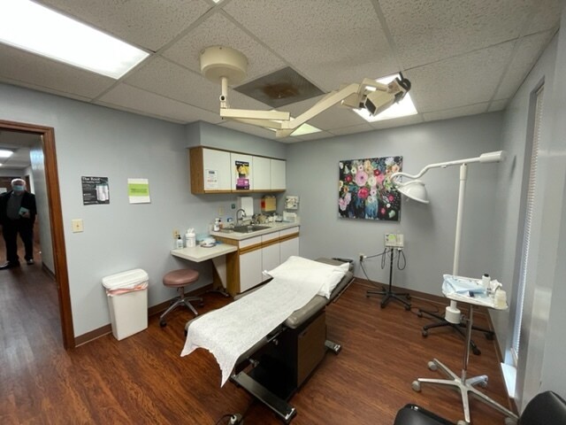 More Photos Of 8940 Kingsridge Dr, Centerville Medical For Sale