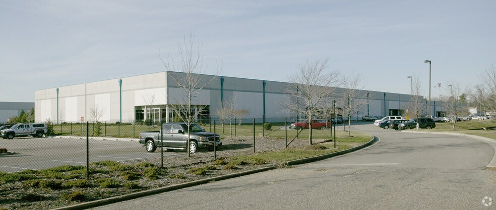 More Photos Of 5200-5210 Anthony Rd, Sandston Distribution For Lease