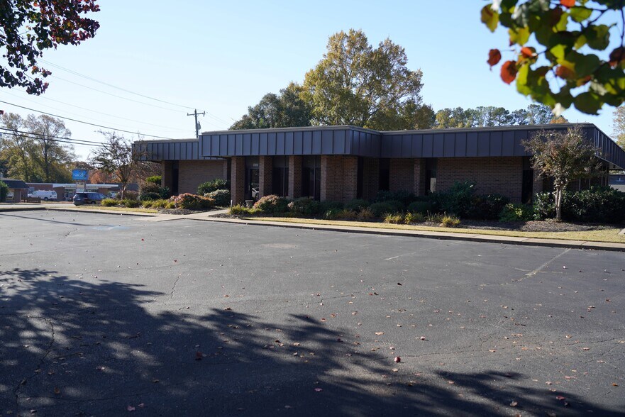 Primary Photo Of 1657 E Greenville St, Anderson Office For Sale