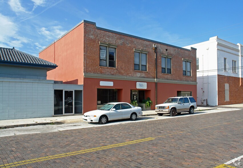 Primary Photo Of 107-109 W Commercial St, Sanford Loft Creative Space For Lease