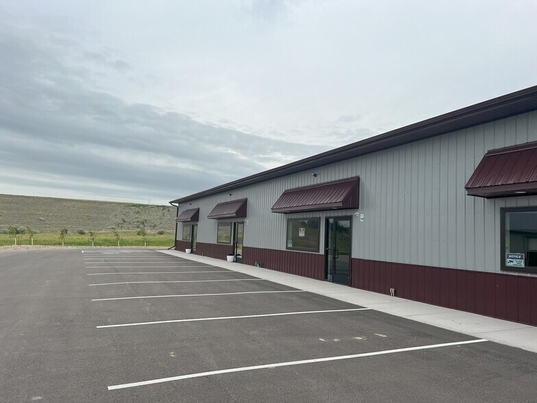 More Photos Of 5632 Fargo Ln, Rapid City Warehouse For Lease
