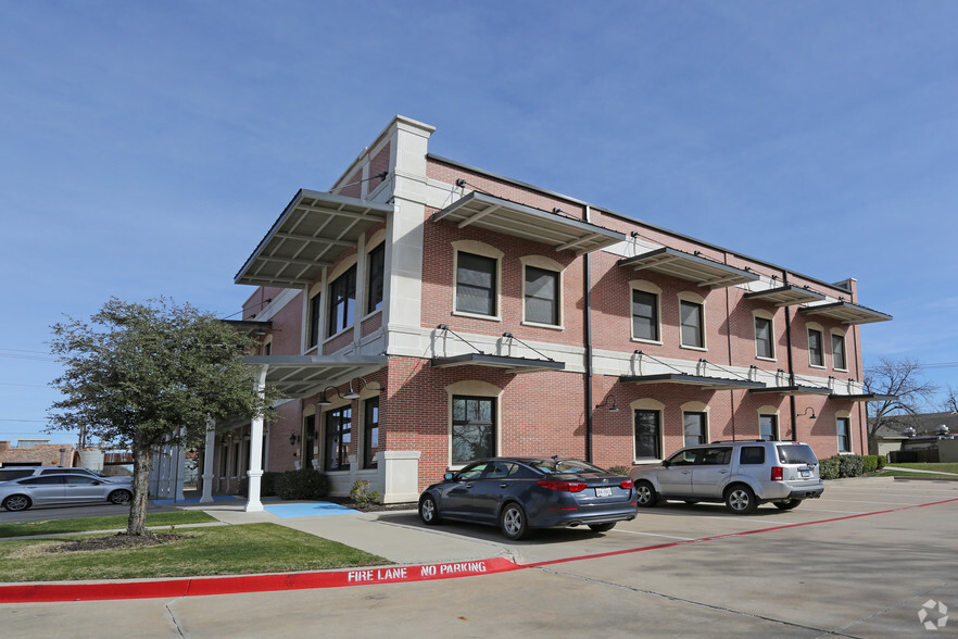 Primary Photo Of 140 E Main St, Lewisville Coworking Space