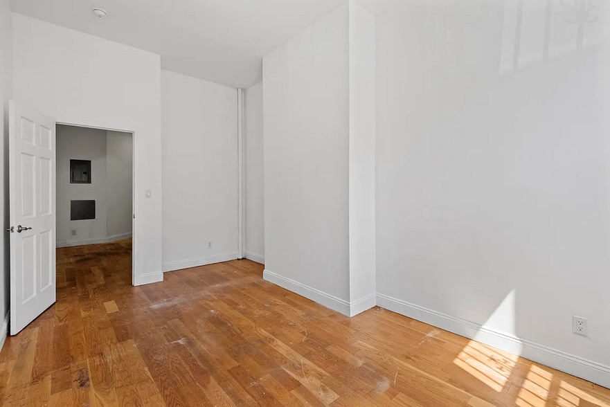 More Photos Of 291 Wyckoff Ave, Brooklyn Apartments For Sale