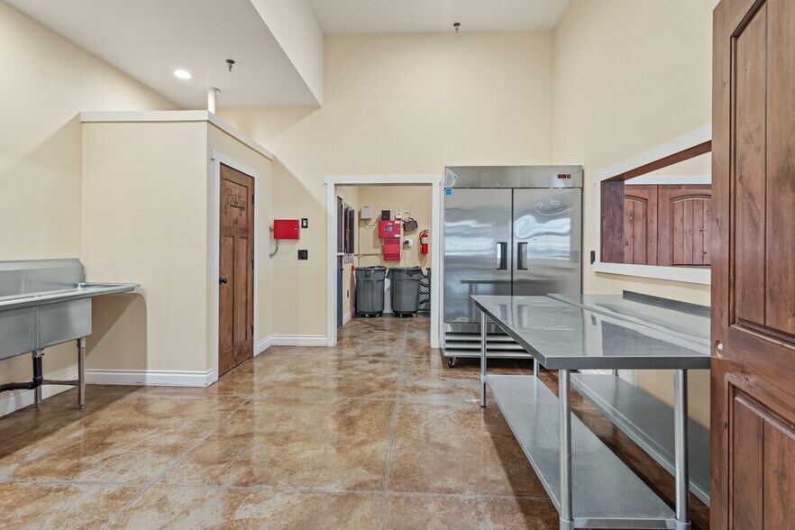 More Photos Of 7998 Vialago Pkwy, Zillah Specialty For Sale