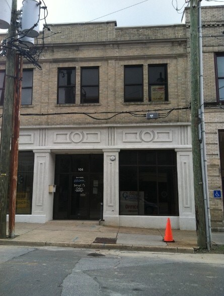 Primary Photo Of 108 Grace St, Wilmington Storefront Retail Office For Lease