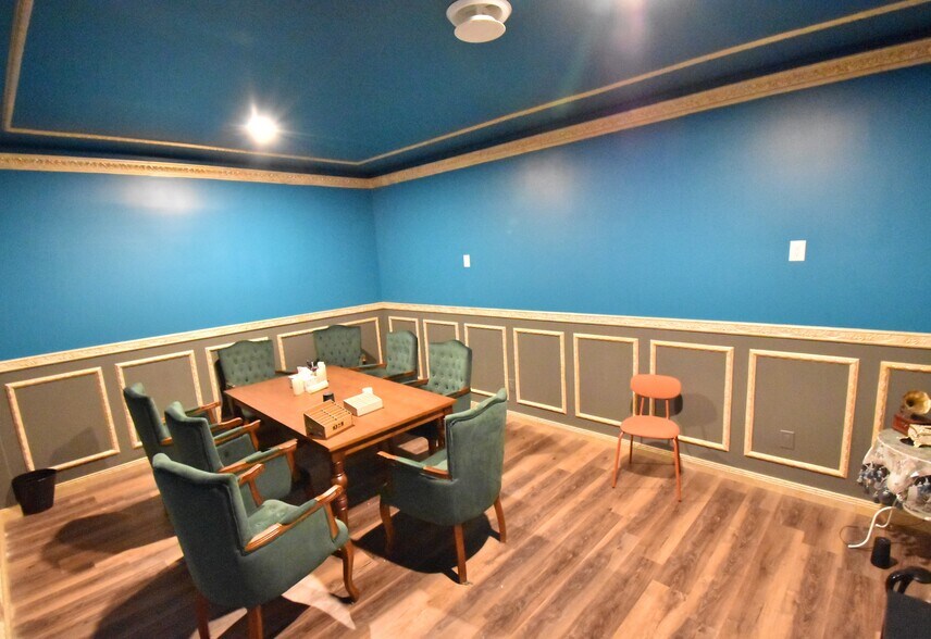More Photos Of 4731 Garden City Rd, Richmond Storefront For Lease