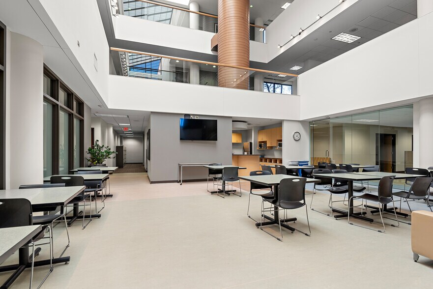 More Photos Of 6499 University Ave NE, Fridley Office For Sale