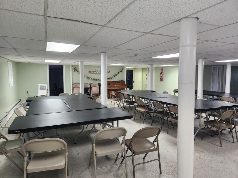 More Photos Of 251 Magnolia St, Cranston Religious Facility For Lease