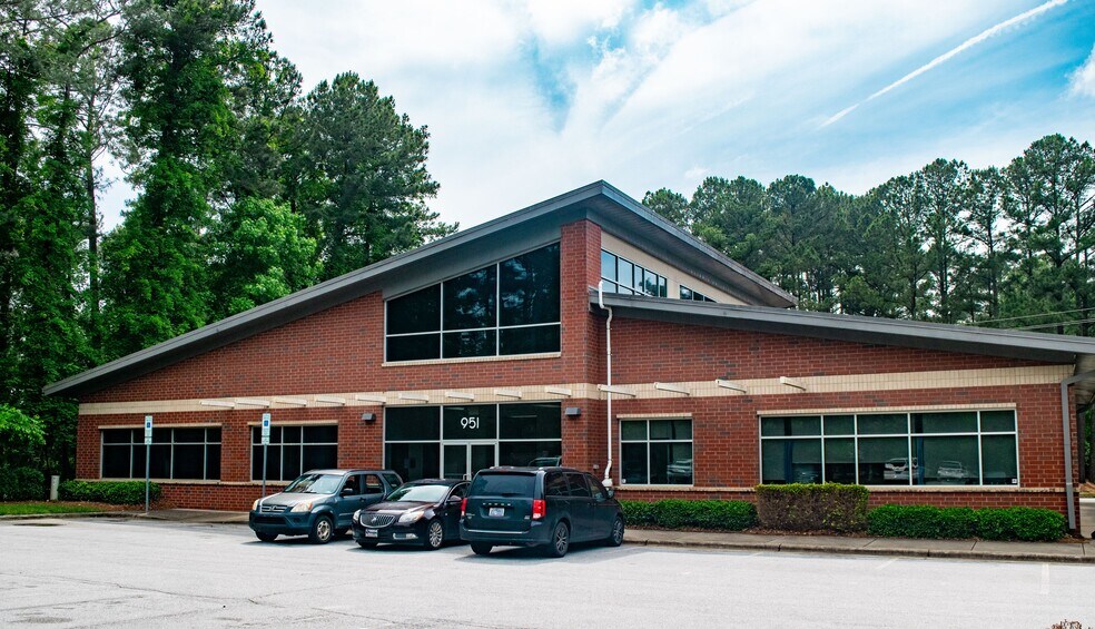 More Photos Of 951 Heather Park Dr, Garner Office For Lease