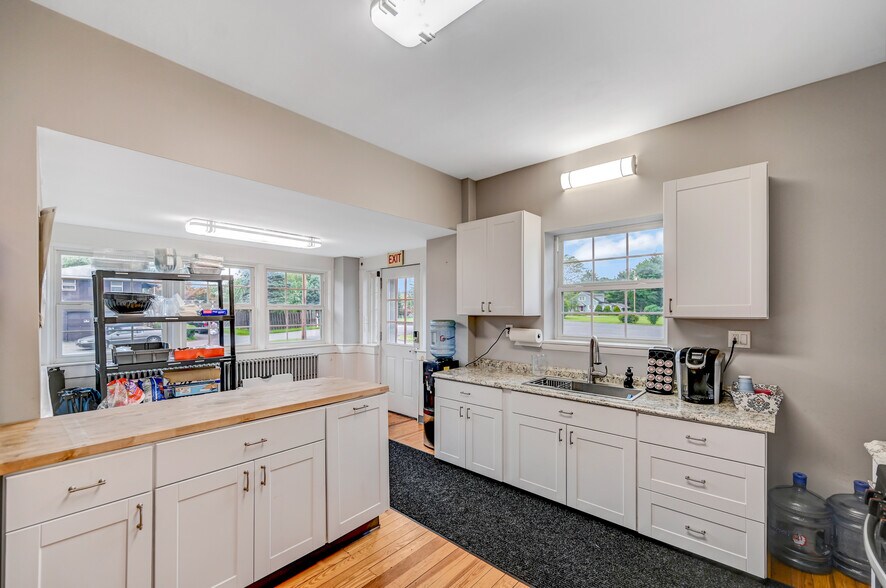 More Photos Of 149 Bond Ln, Brodheadsville Office Residential For Sale