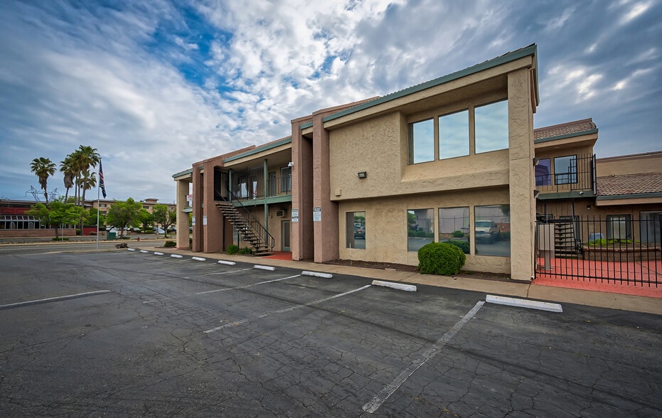 More Photos Of 833 Mistletoe Ln, Redding Office For Lease