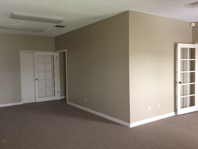 More Photos Of 113 Flagg Pl, Lafayette Medical For Lease