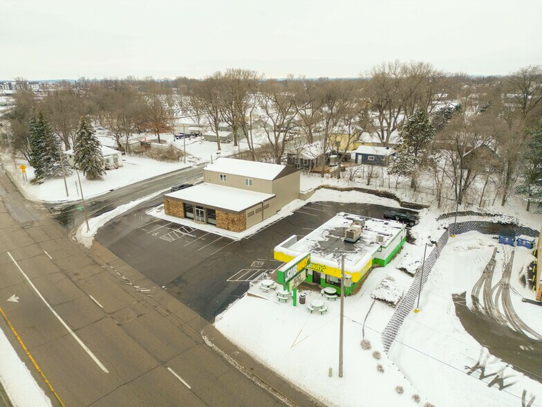 More Photos Of 2324 Vermillion St, Hastings Freestanding For Lease
